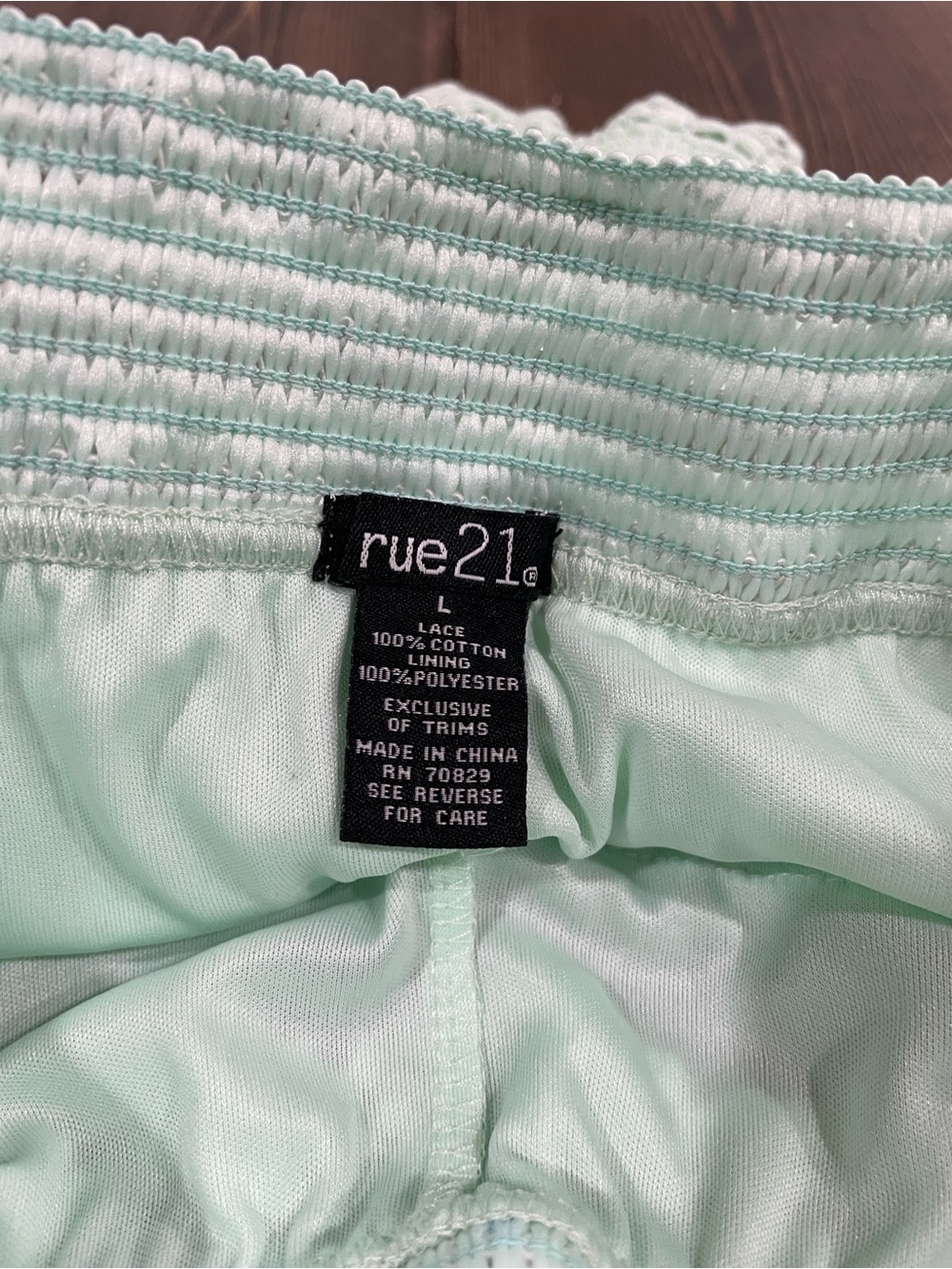 Women’s Mint Lace Crochet Rue21 Shorts - Picture 4 of 5